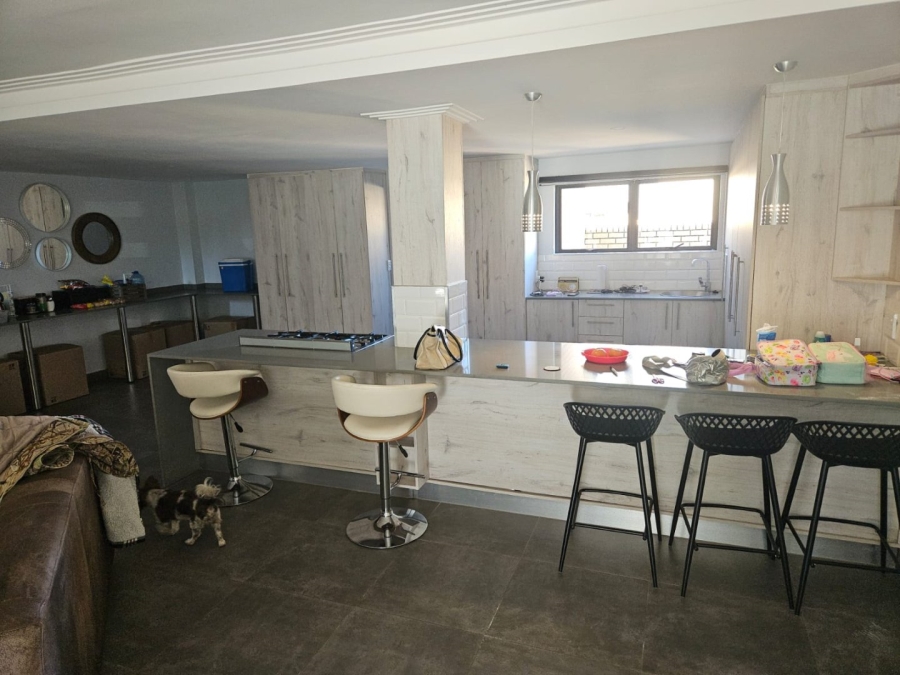5 Bedroom Property for Sale in Wilkoppies North West